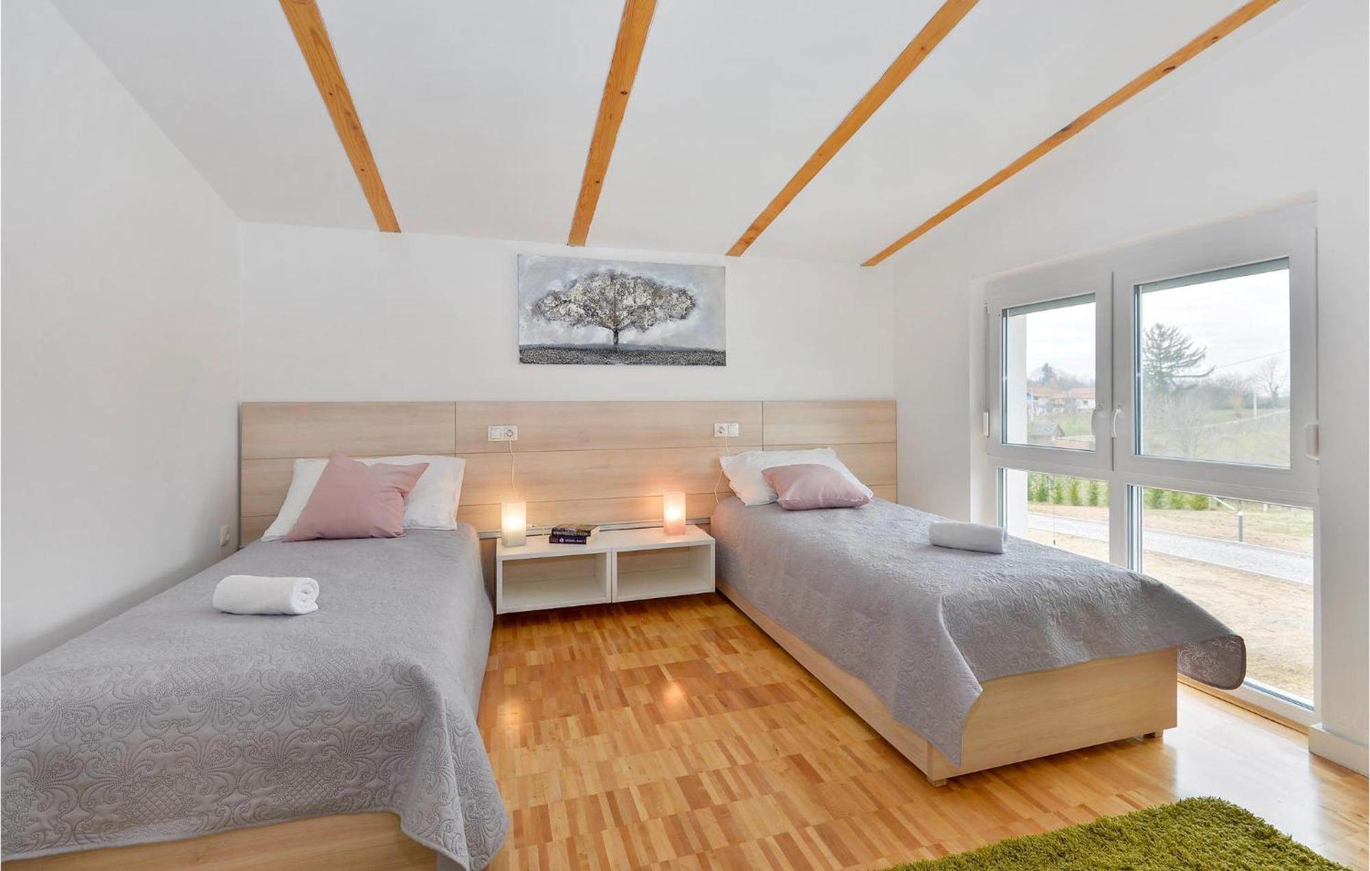 8 Bedroom Lovely Home In Durdevac Ðurđevac Bagian luar foto